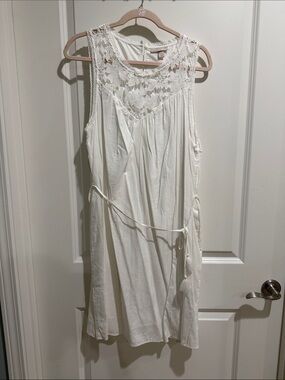 Knox Rose White Lace-Trim Blouse with Peach Logo NWOT